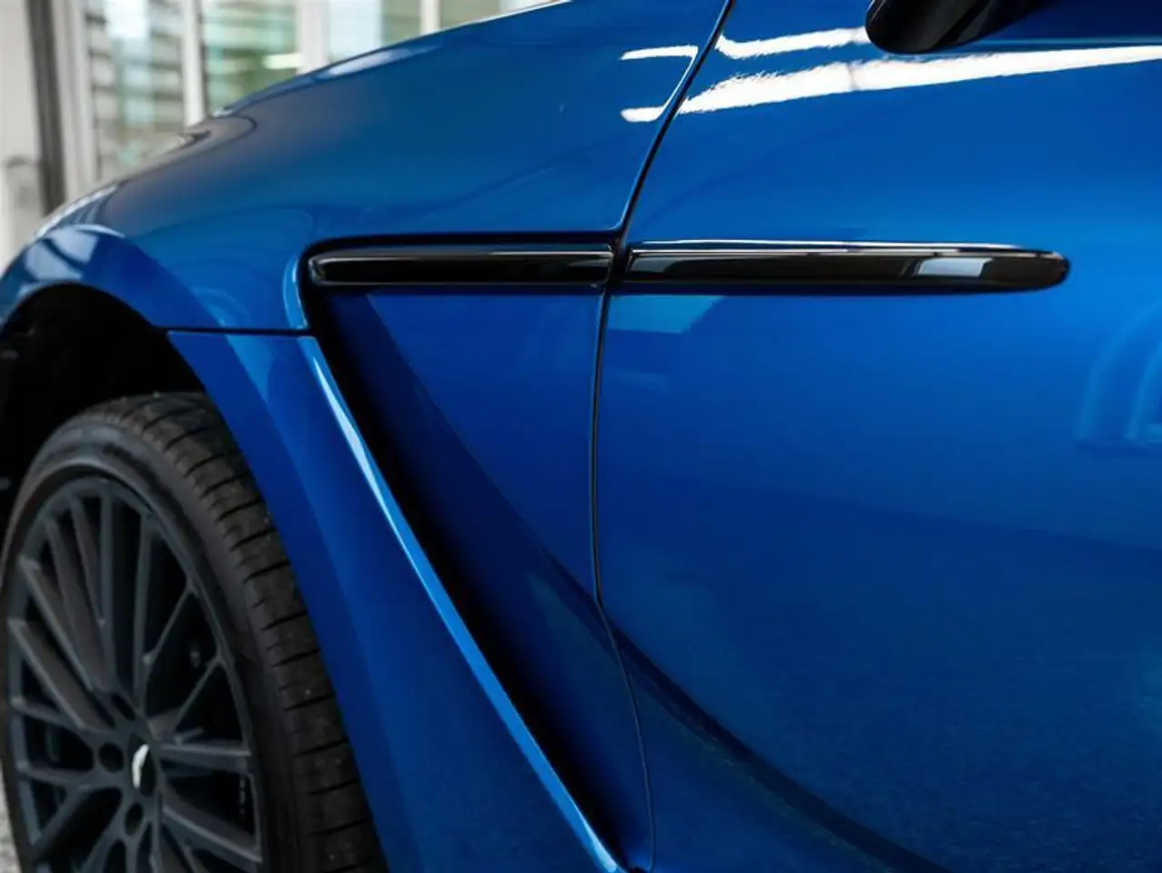 Aston Martin DBX photo Aston Martin DBX