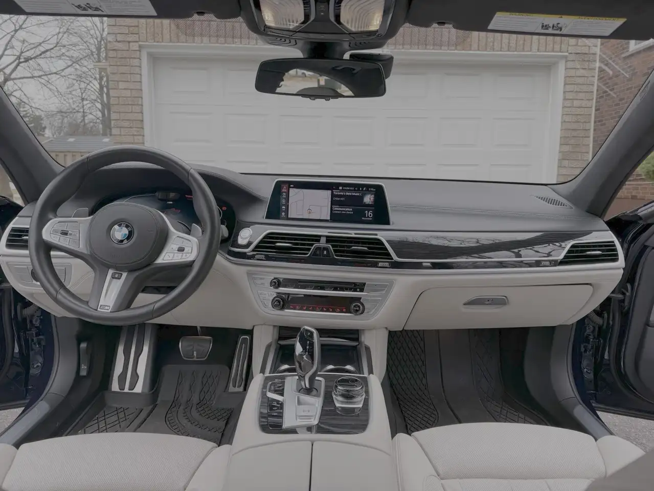 BMW 7 Series снимка BMW 7 Series