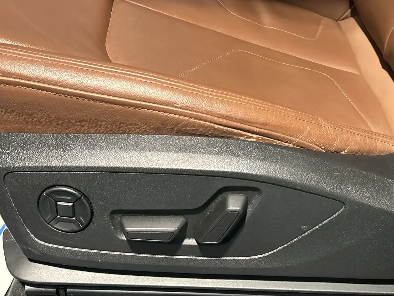 Audi Q3 photo Audi Q3