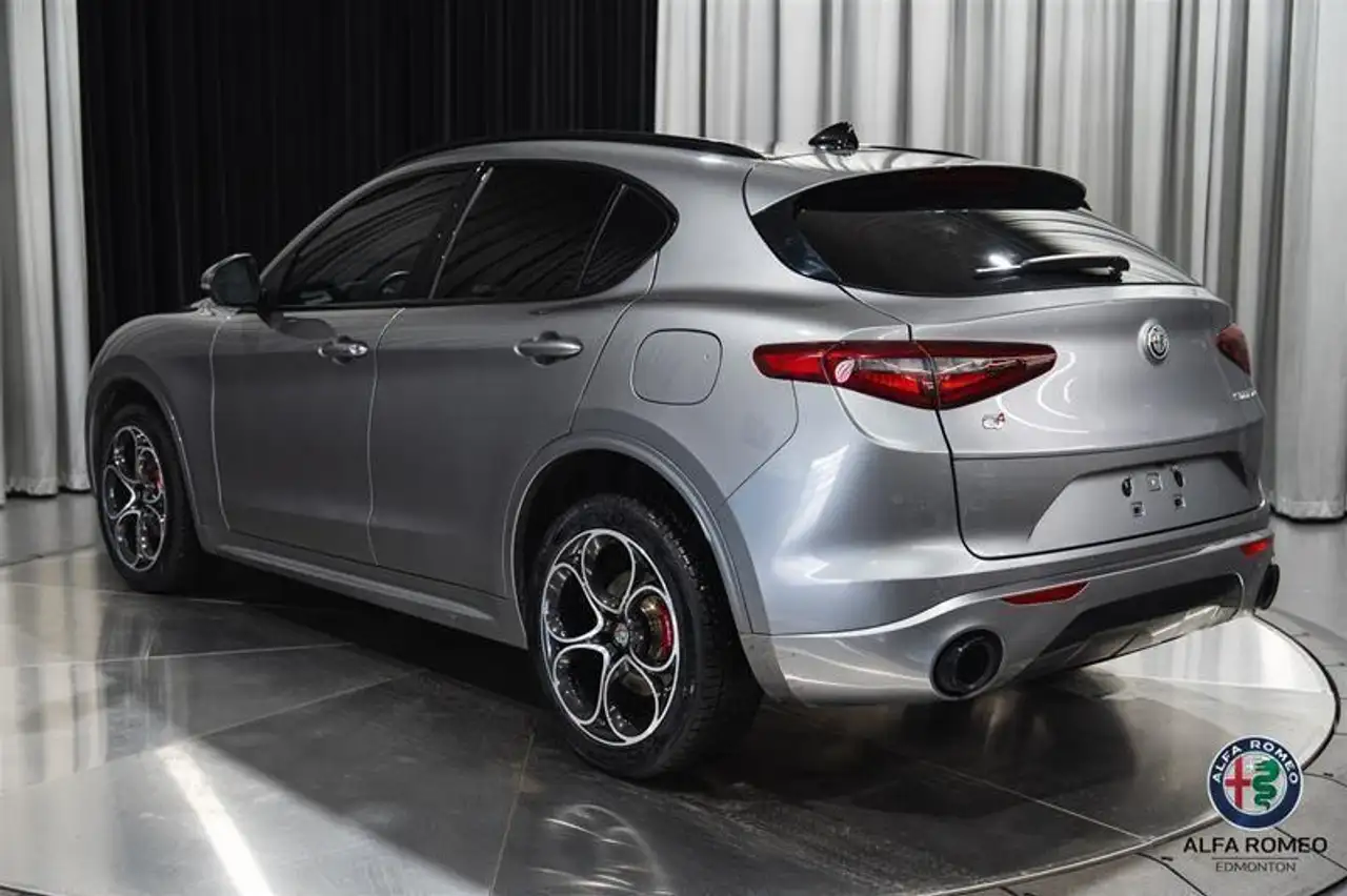 Alfa Romeo Stelvio снимка Alfa Romeo Stelvio