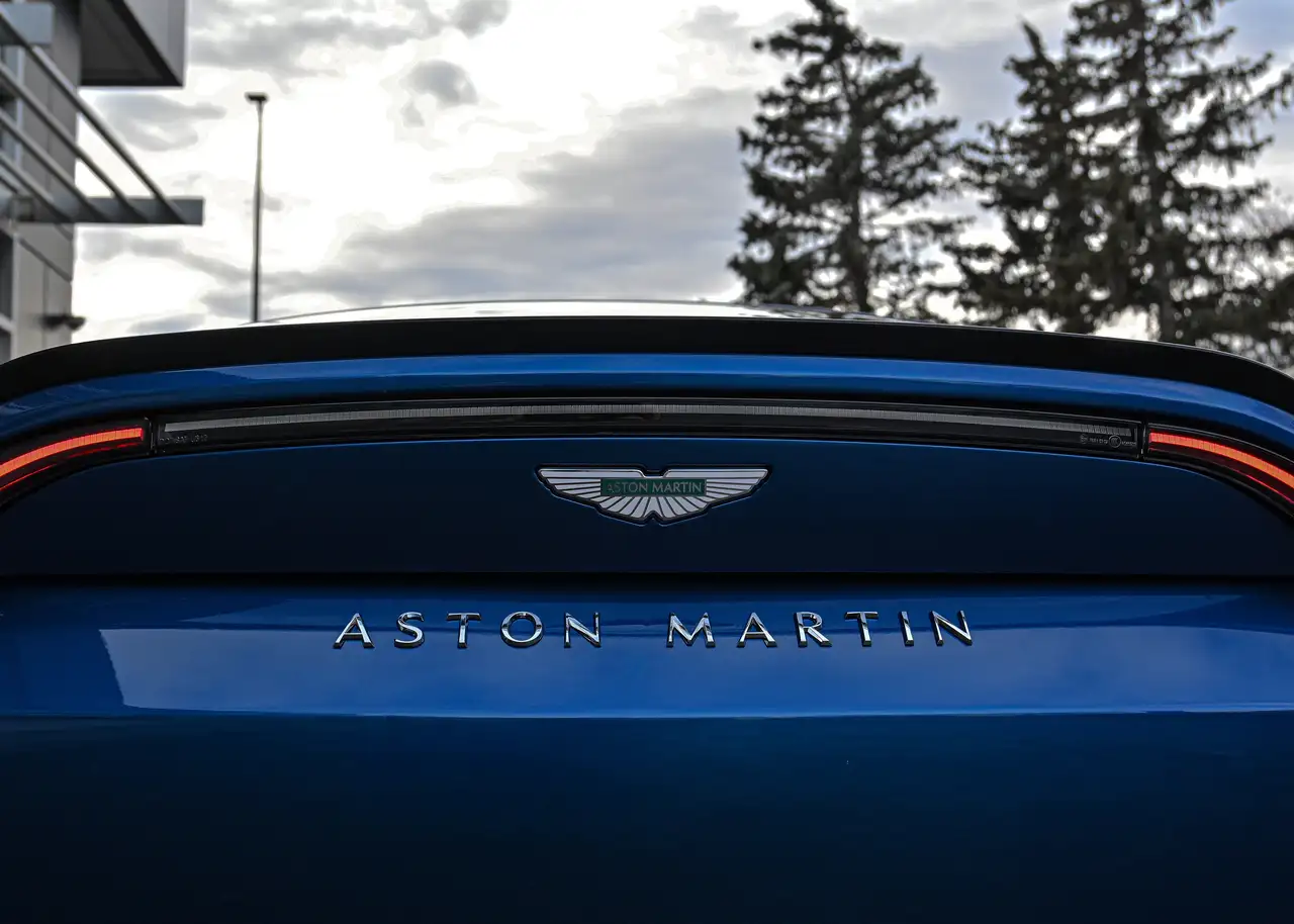 Aston Martin Vantage снимка Aston Martin Vantage