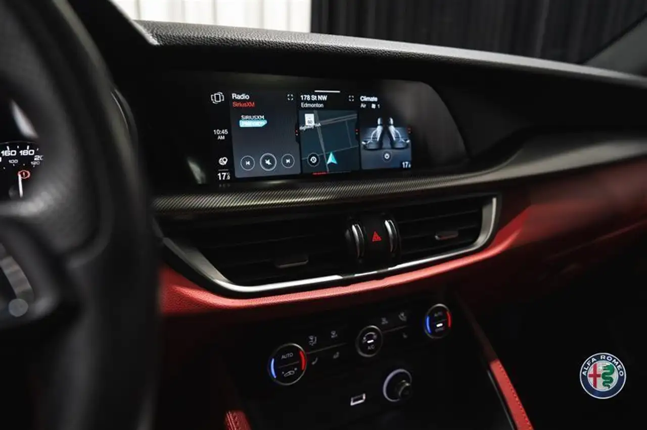 Alfa Romeo Stelvio снимка Alfa Romeo Stelvio