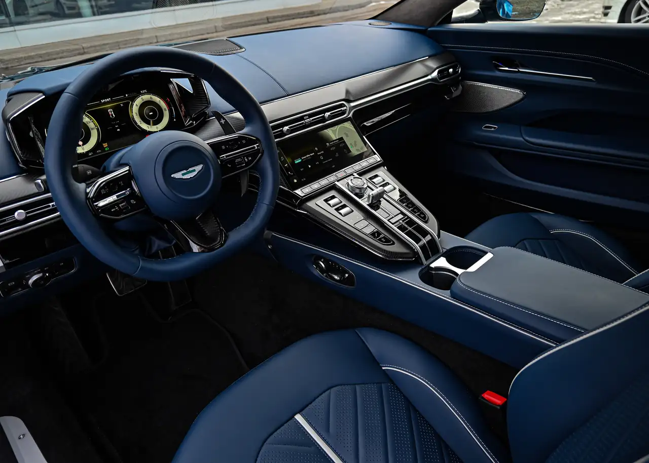 Aston Martin Vantage снимка Aston Martin Vantage
