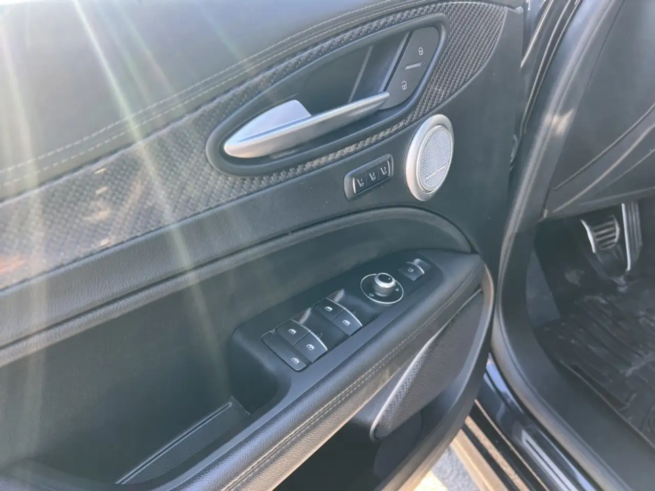 Alfa Romeo Stelvio снимка Alfa Romeo Stelvio