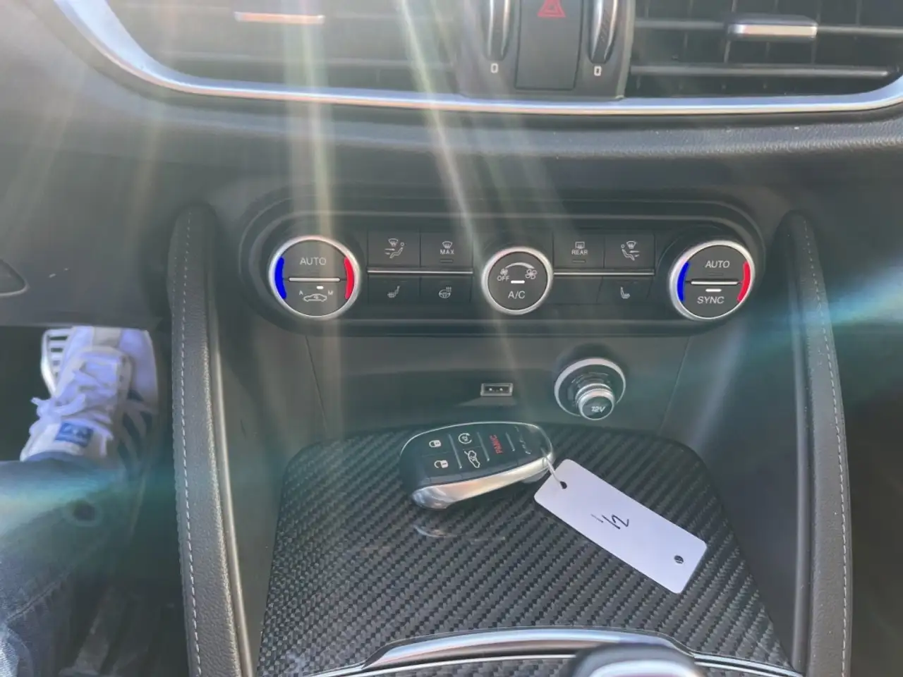 Alfa Romeo Stelvio снимка Alfa Romeo Stelvio