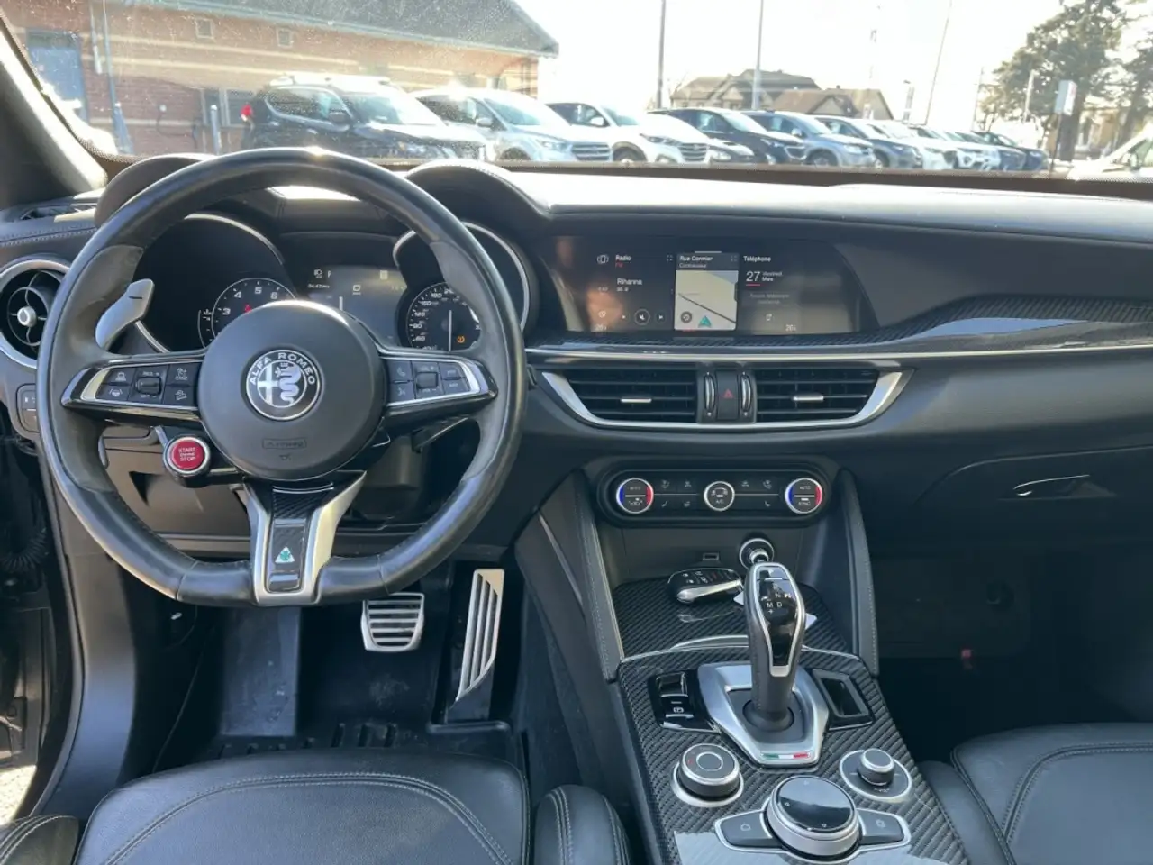 Alfa Romeo Stelvio снимка Alfa Romeo Stelvio
