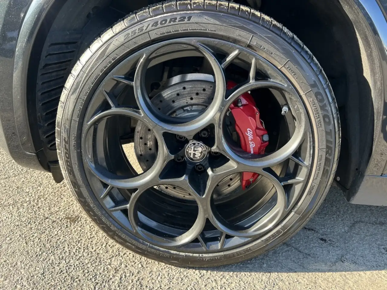 Alfa Romeo Stelvio снимка Alfa Romeo Stelvio