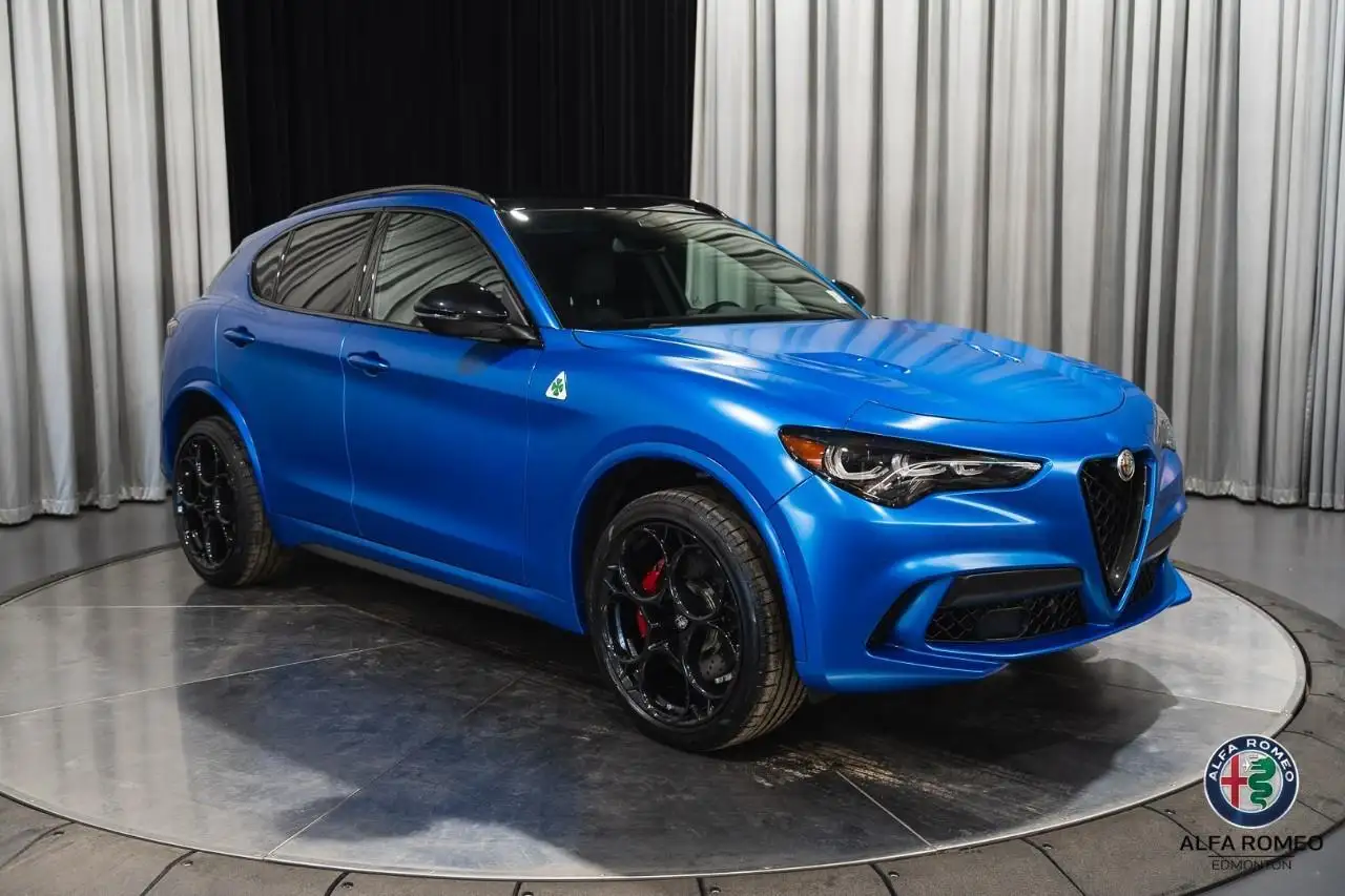 Alfa Romeo Stelvio снимка Alfa Romeo Stelvio