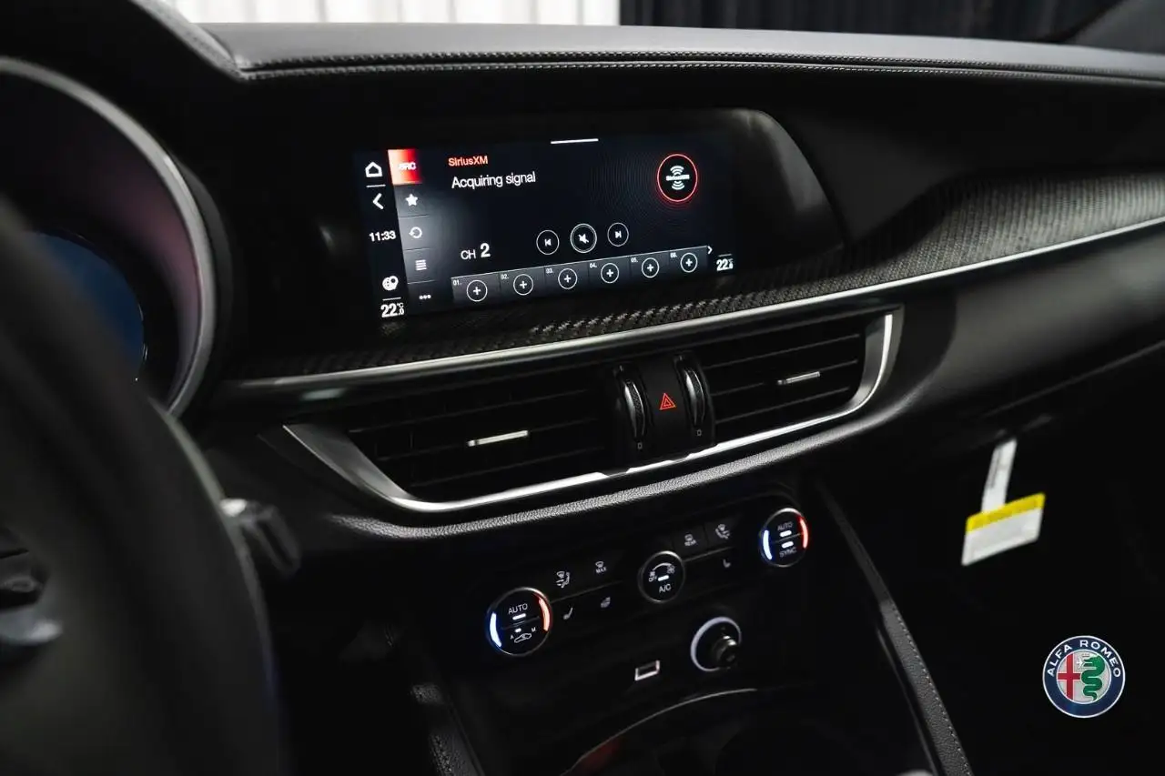 Alfa Romeo Stelvio снимка Alfa Romeo Stelvio