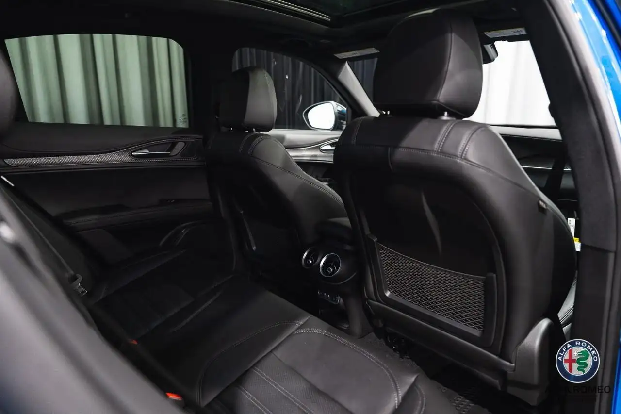 Alfa Romeo Stelvio снимка Alfa Romeo Stelvio