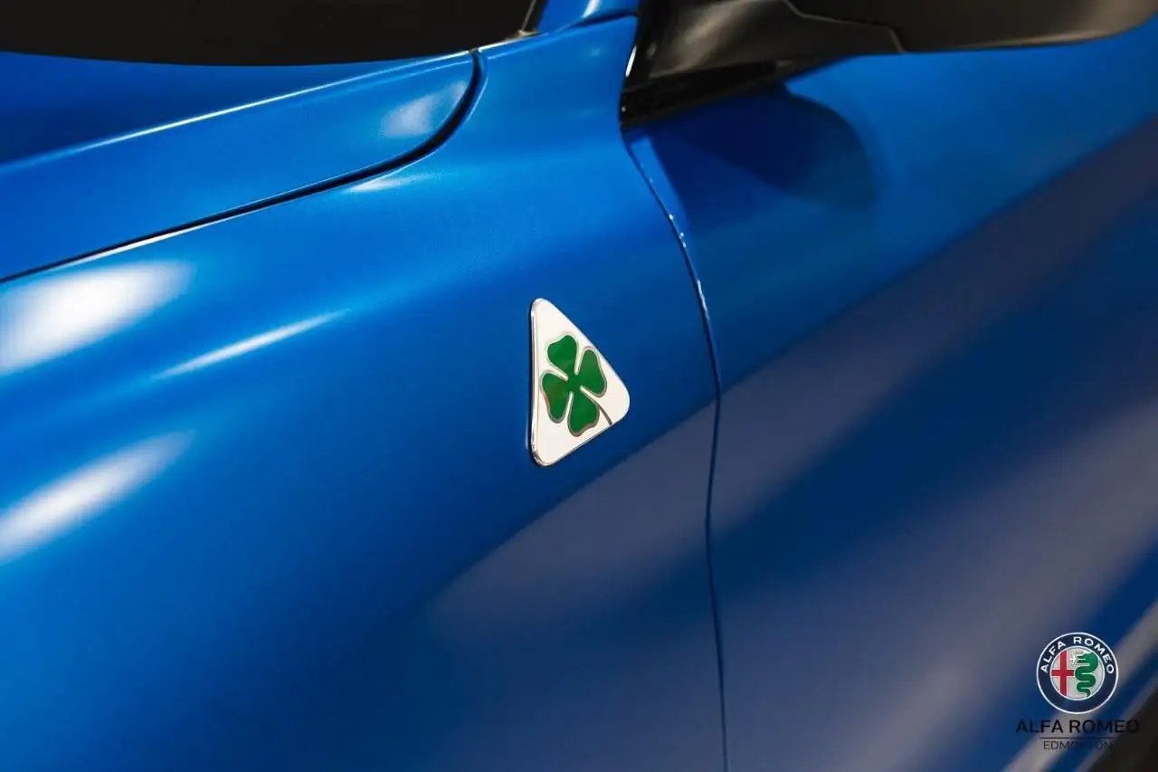Alfa Romeo Stelvio снимка Alfa Romeo Stelvio