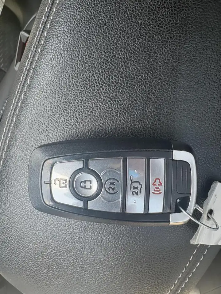 Ford Escape снимка Ford Escape