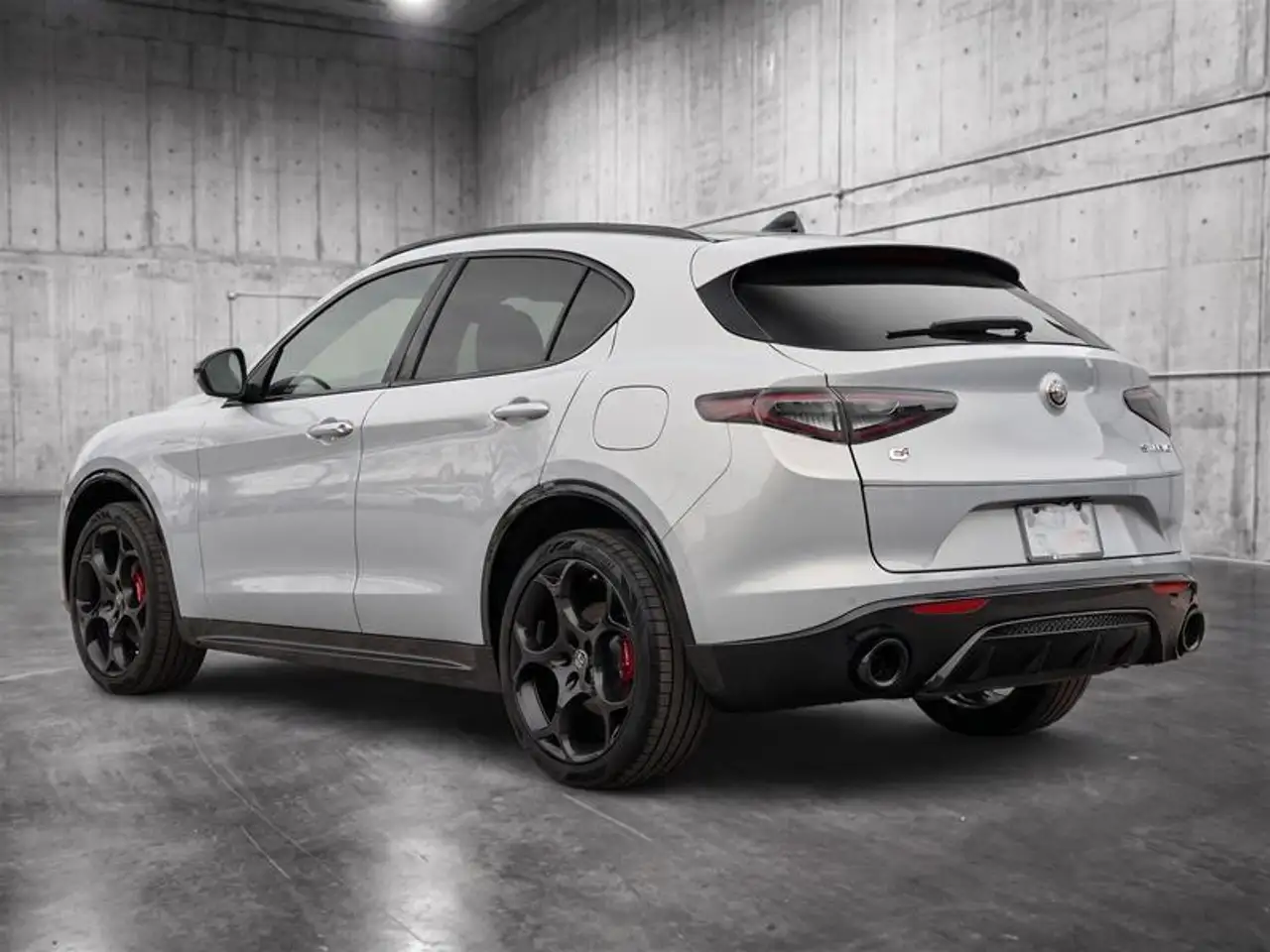 Alfa Romeo Stelvio снимка Alfa Romeo Stelvio