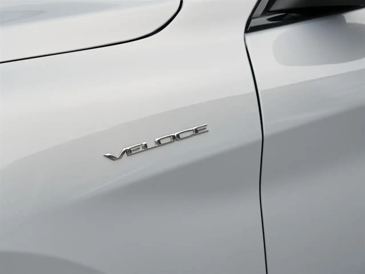 Alfa Romeo Stelvio снимка Alfa Romeo Stelvio