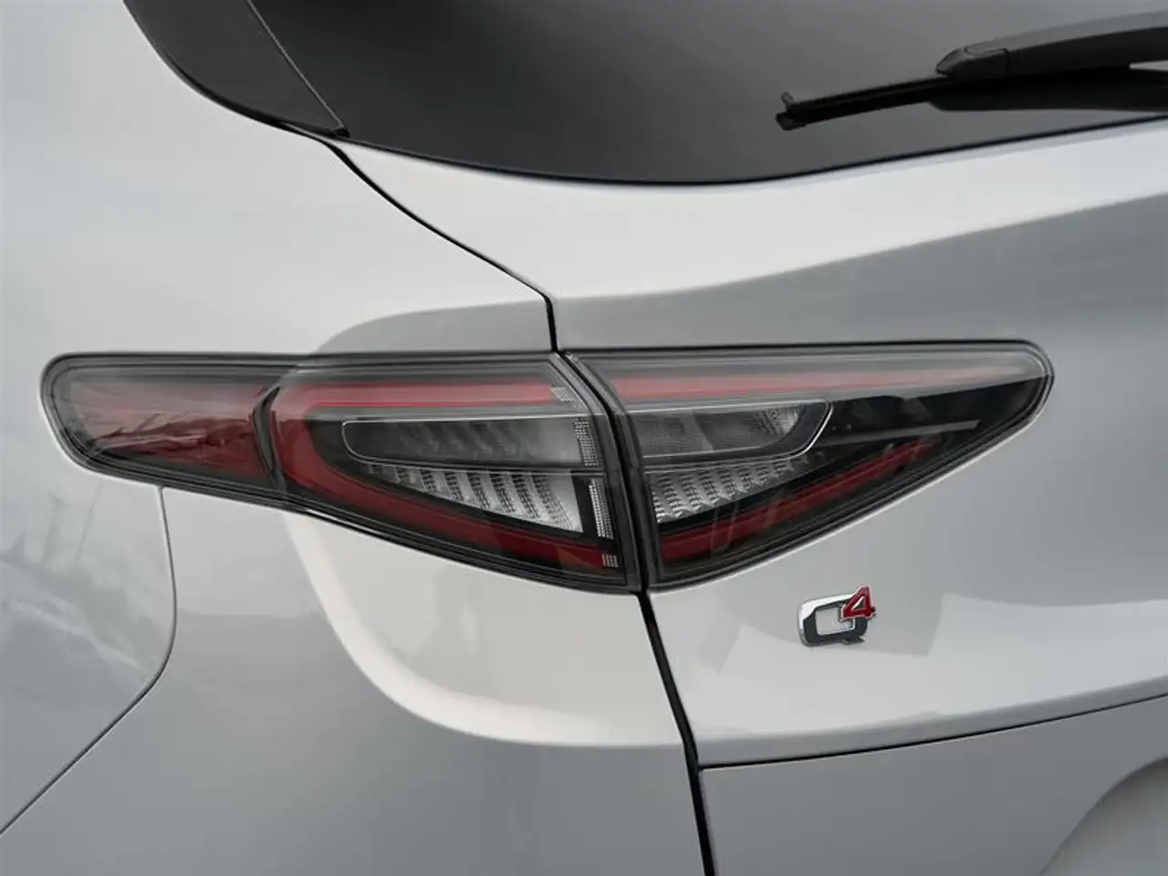 Alfa Romeo Stelvio снимка Alfa Romeo Stelvio