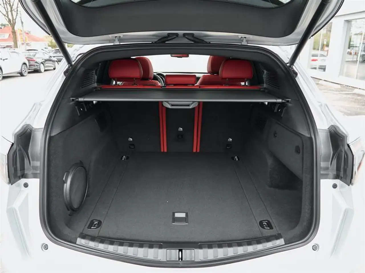 Alfa Romeo Stelvio снимка Alfa Romeo Stelvio