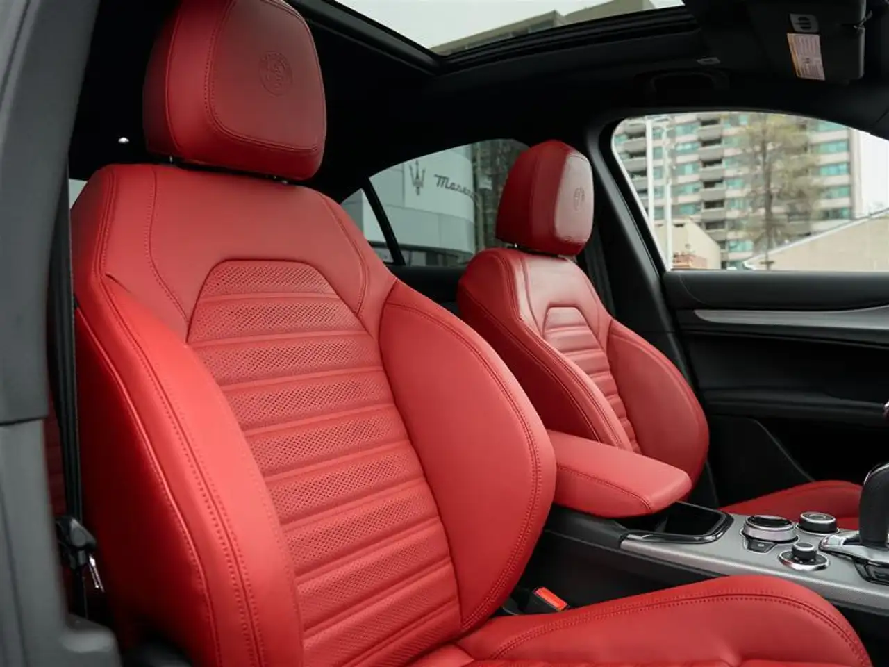 Alfa Romeo Stelvio снимка Alfa Romeo Stelvio