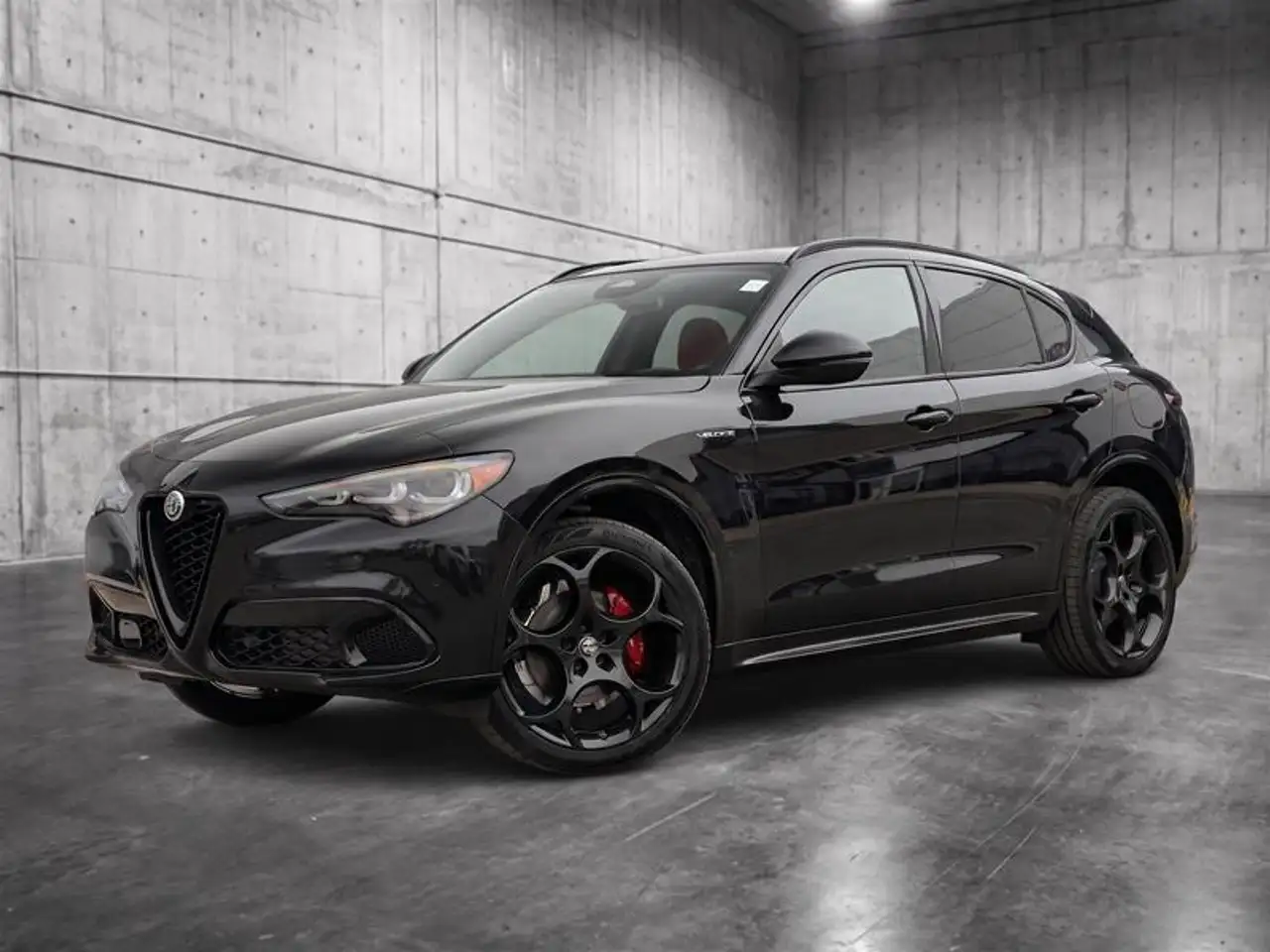 Alfa Romeo Stelvio снимка Alfa Romeo Stelvio