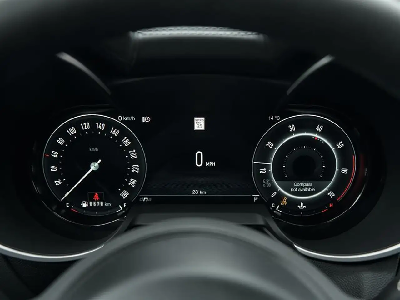 Alfa Romeo Stelvio снимка Alfa Romeo Stelvio