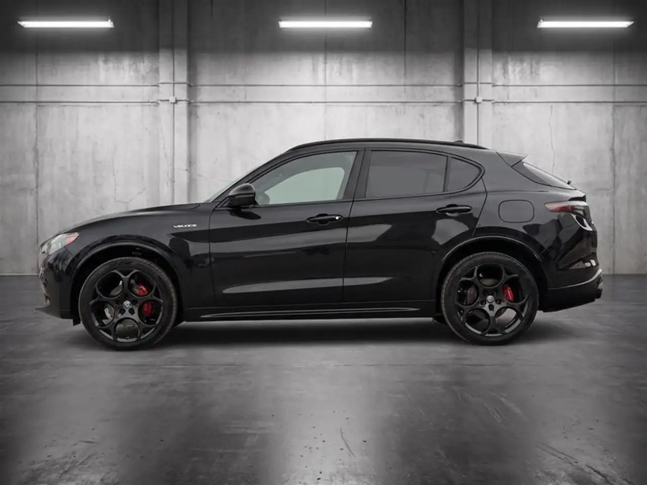 Alfa Romeo Stelvio снимка Alfa Romeo Stelvio