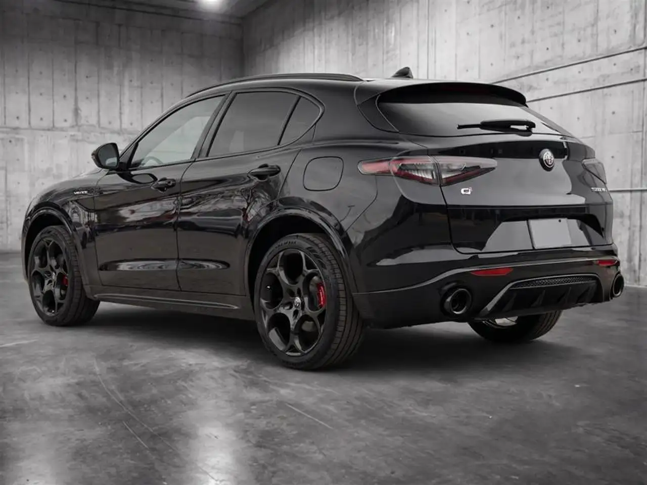 Alfa Romeo Stelvio снимка Alfa Romeo Stelvio