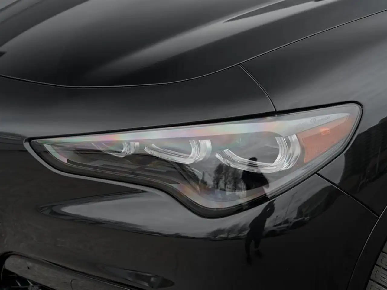 Alfa Romeo Stelvio снимка Alfa Romeo Stelvio