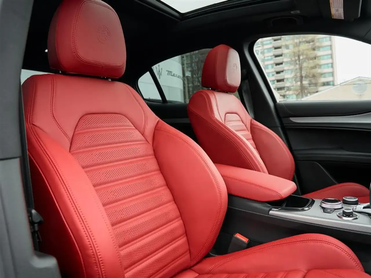 Alfa Romeo Stelvio снимка Alfa Romeo Stelvio