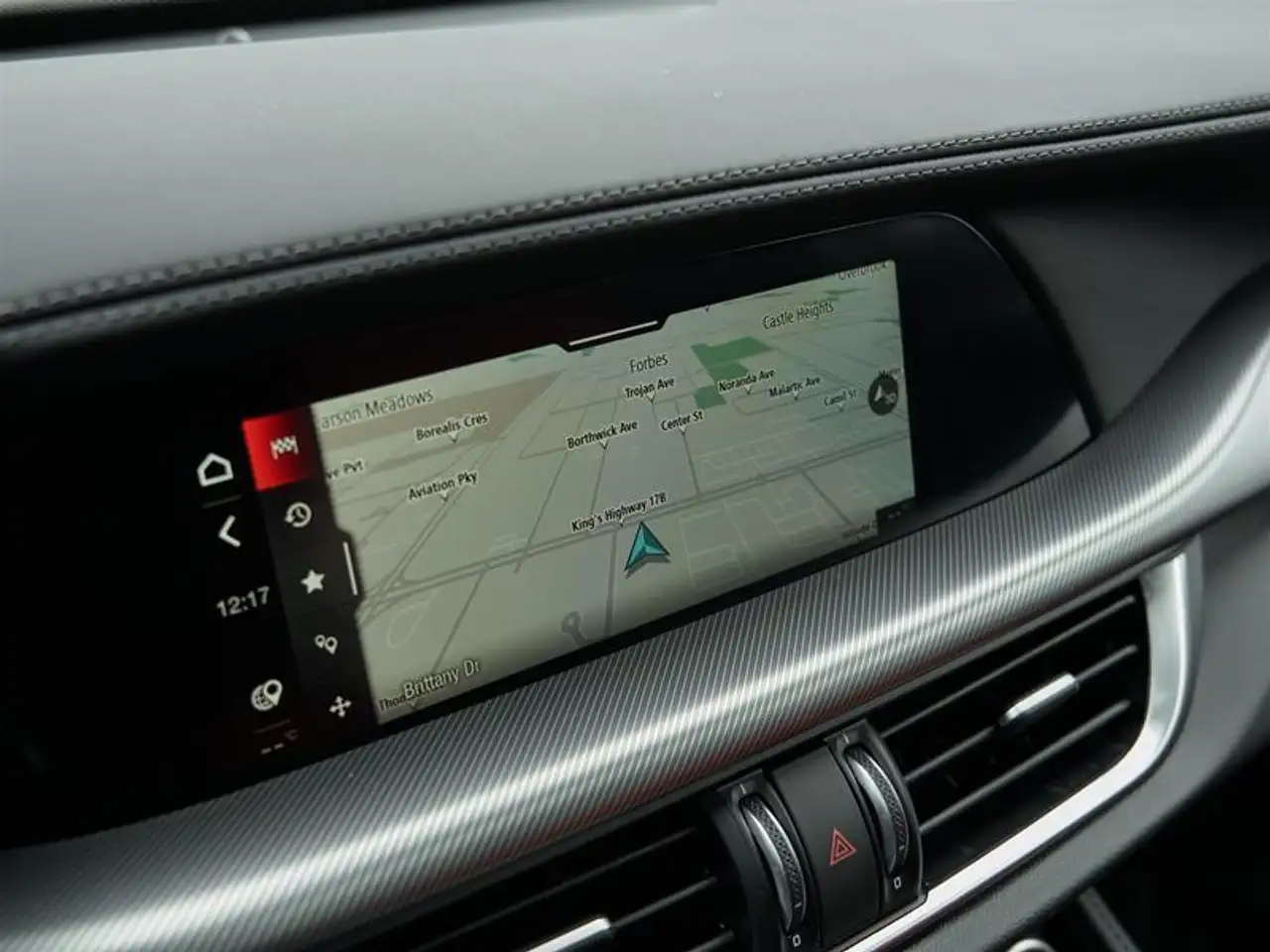 Alfa Romeo Stelvio снимка Alfa Romeo Stelvio