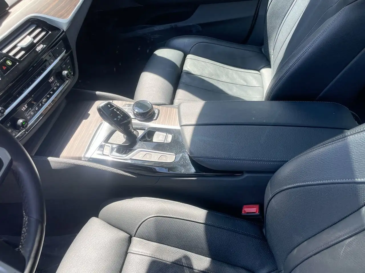 BMW 6 Series снимка BMW 6 Series