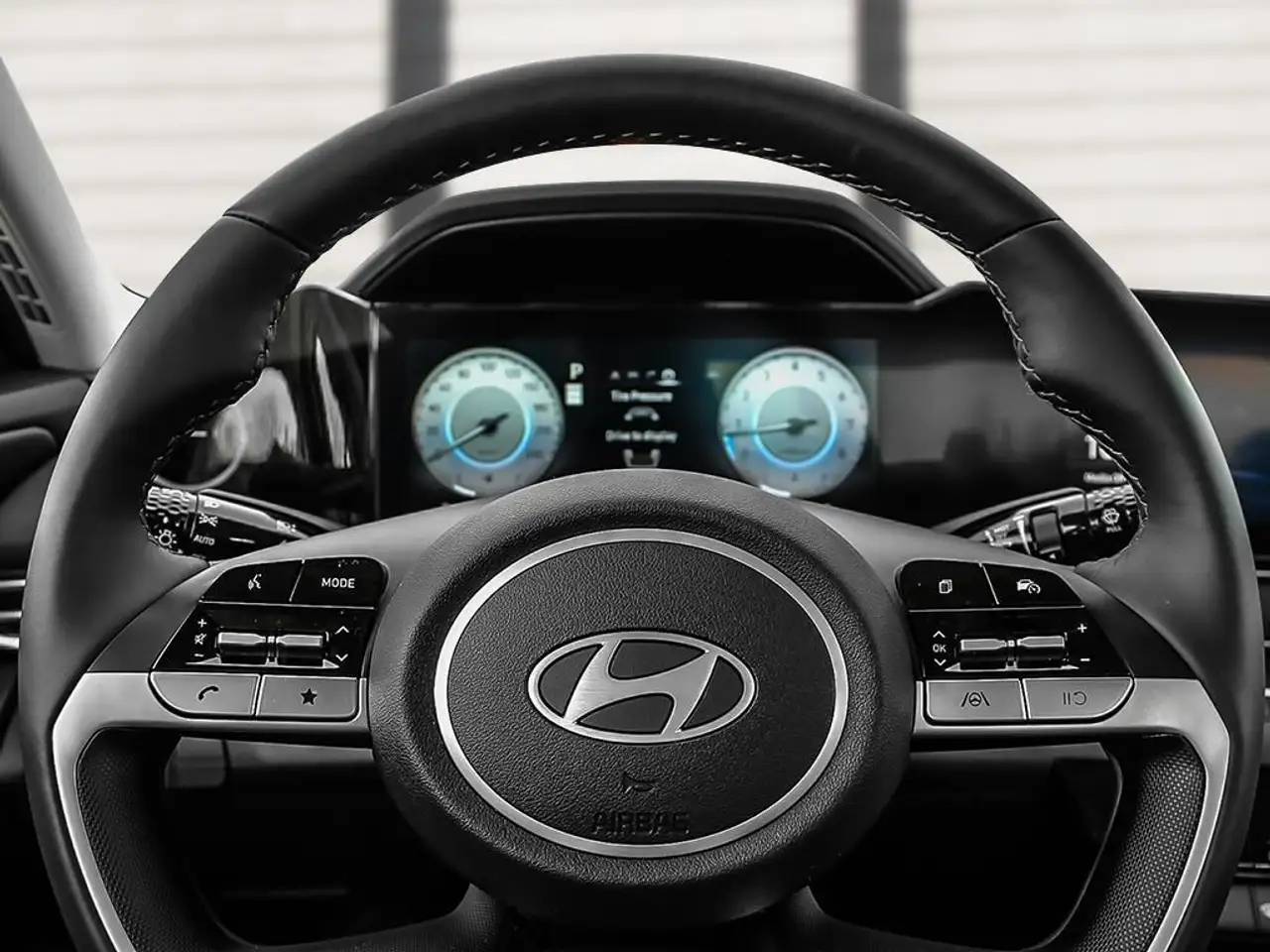 Hyundai ELANTRA fotografie Hyundai ELANTRA