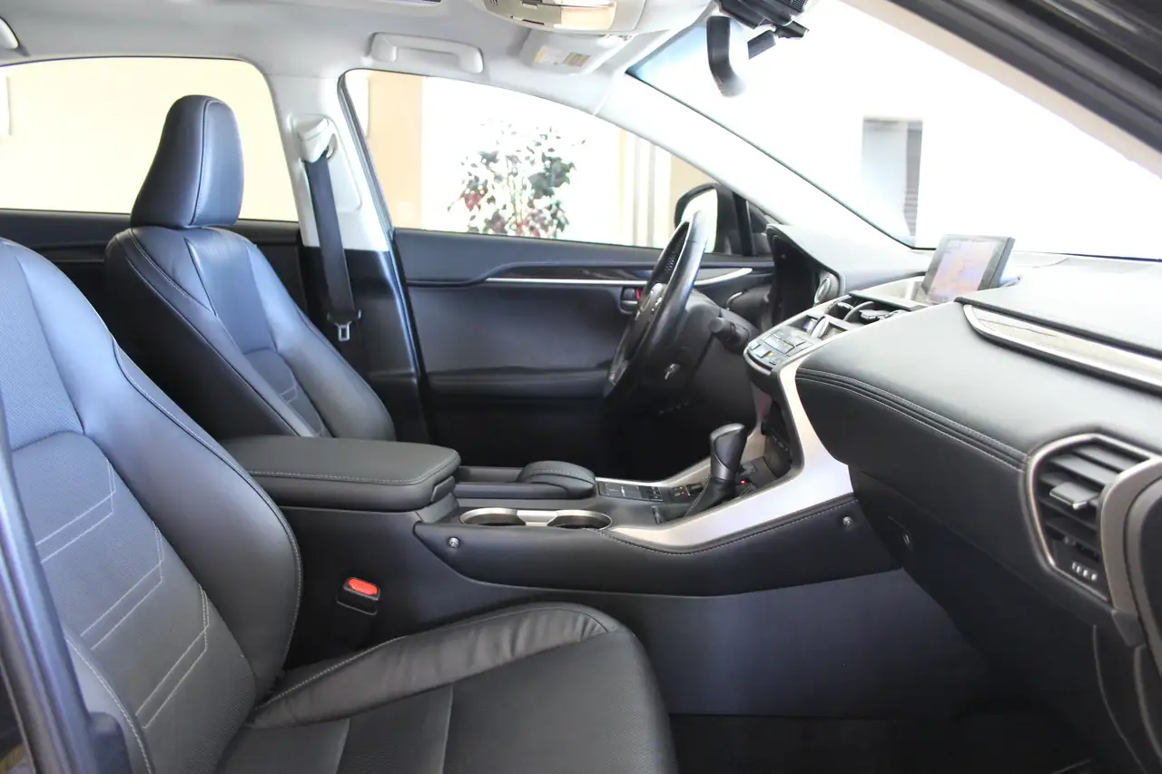 Lexus NX снимка Lexus NX