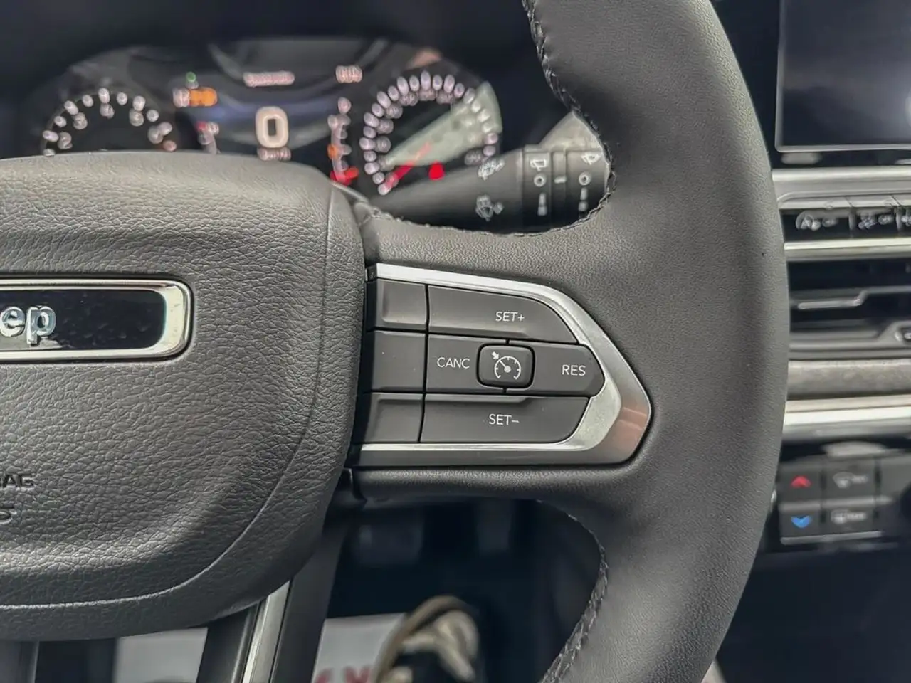 Jeep Compass photo Jeep Compass