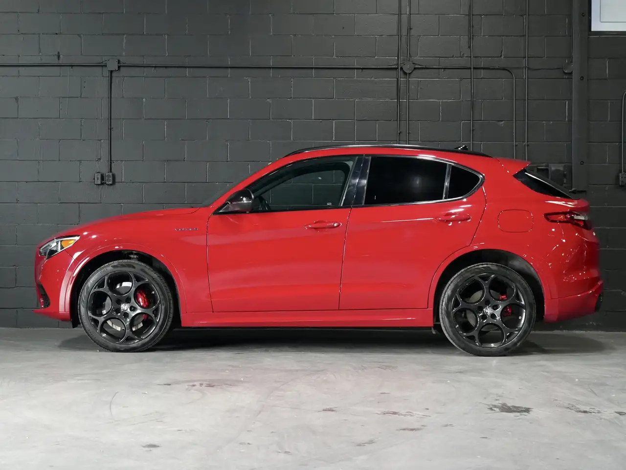 Alfa Romeo Stelvio photo Alfa Romeo Stelvio