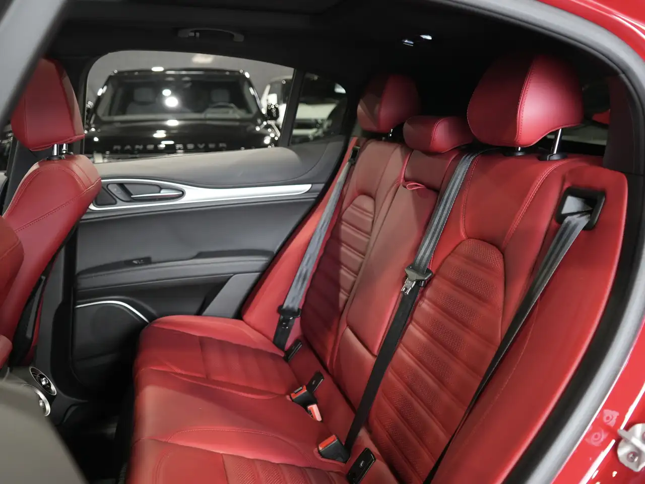 Alfa Romeo Stelvio photo Alfa Romeo Stelvio
