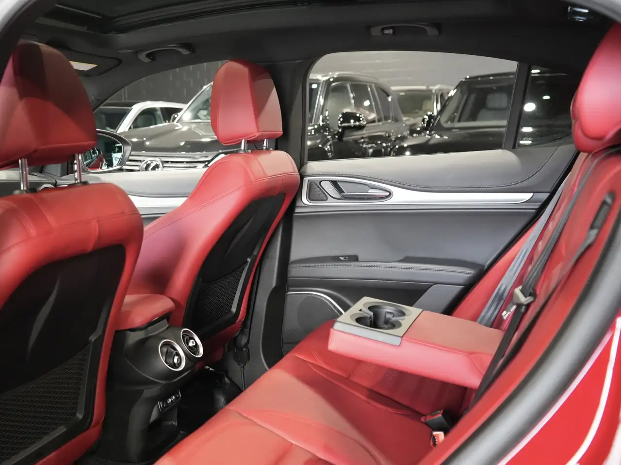 Alfa Romeo Stelvio photo Alfa Romeo Stelvio