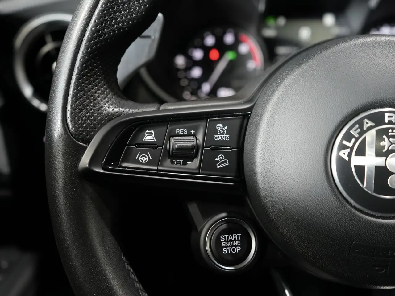 Alfa Romeo Stelvio photo Alfa Romeo Stelvio