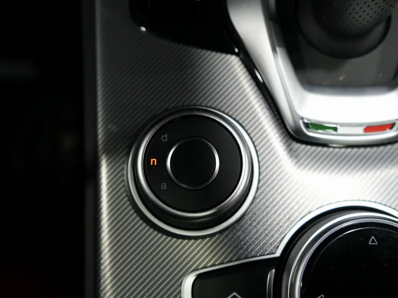 Alfa Romeo Stelvio photo Alfa Romeo Stelvio