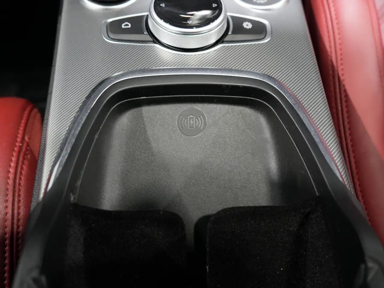 Alfa Romeo Stelvio photo Alfa Romeo Stelvio