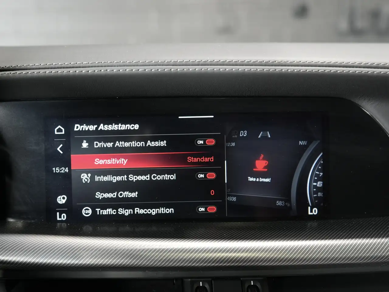 Alfa Romeo Stelvio photo Alfa Romeo Stelvio