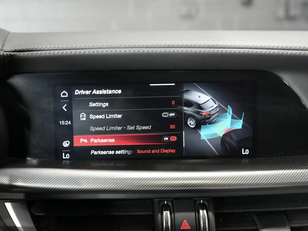 Alfa Romeo Stelvio photo Alfa Romeo Stelvio