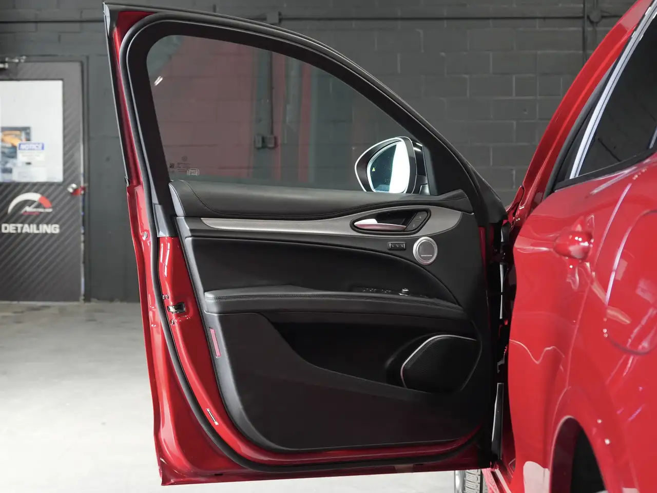 Alfa Romeo Stelvio photo Alfa Romeo Stelvio