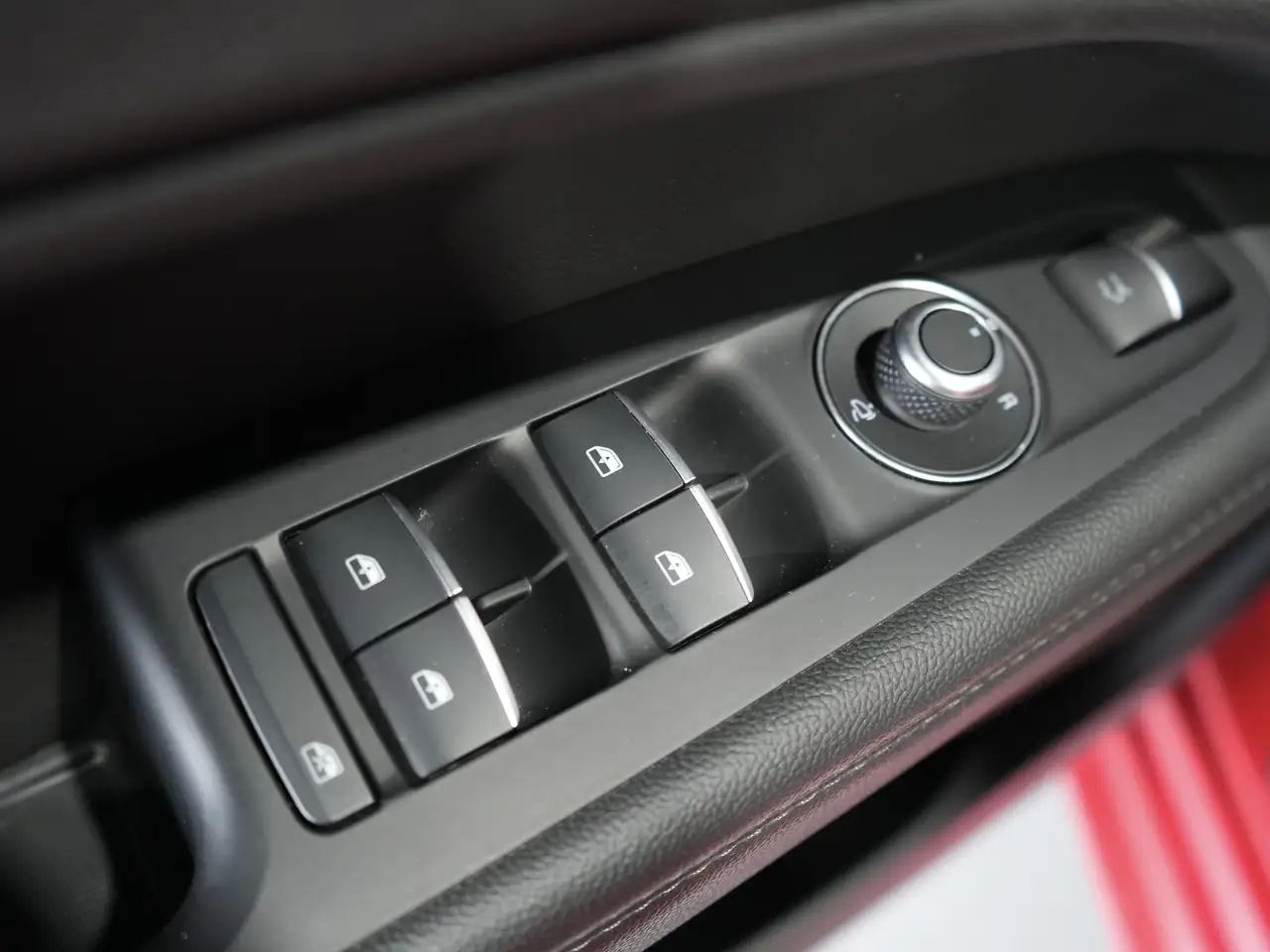 Alfa Romeo Stelvio photo Alfa Romeo Stelvio