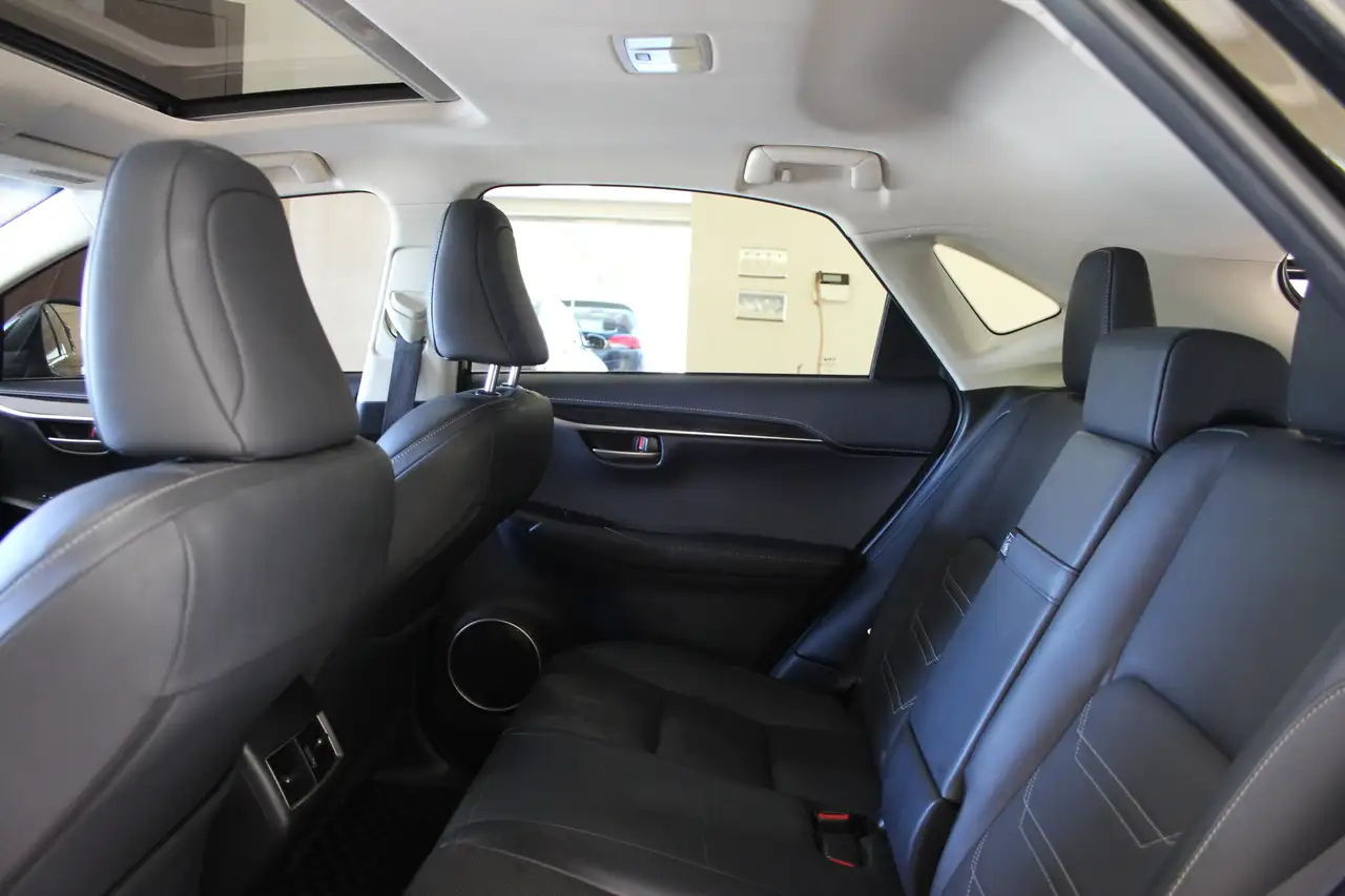 Lexus NX снимка Lexus NX