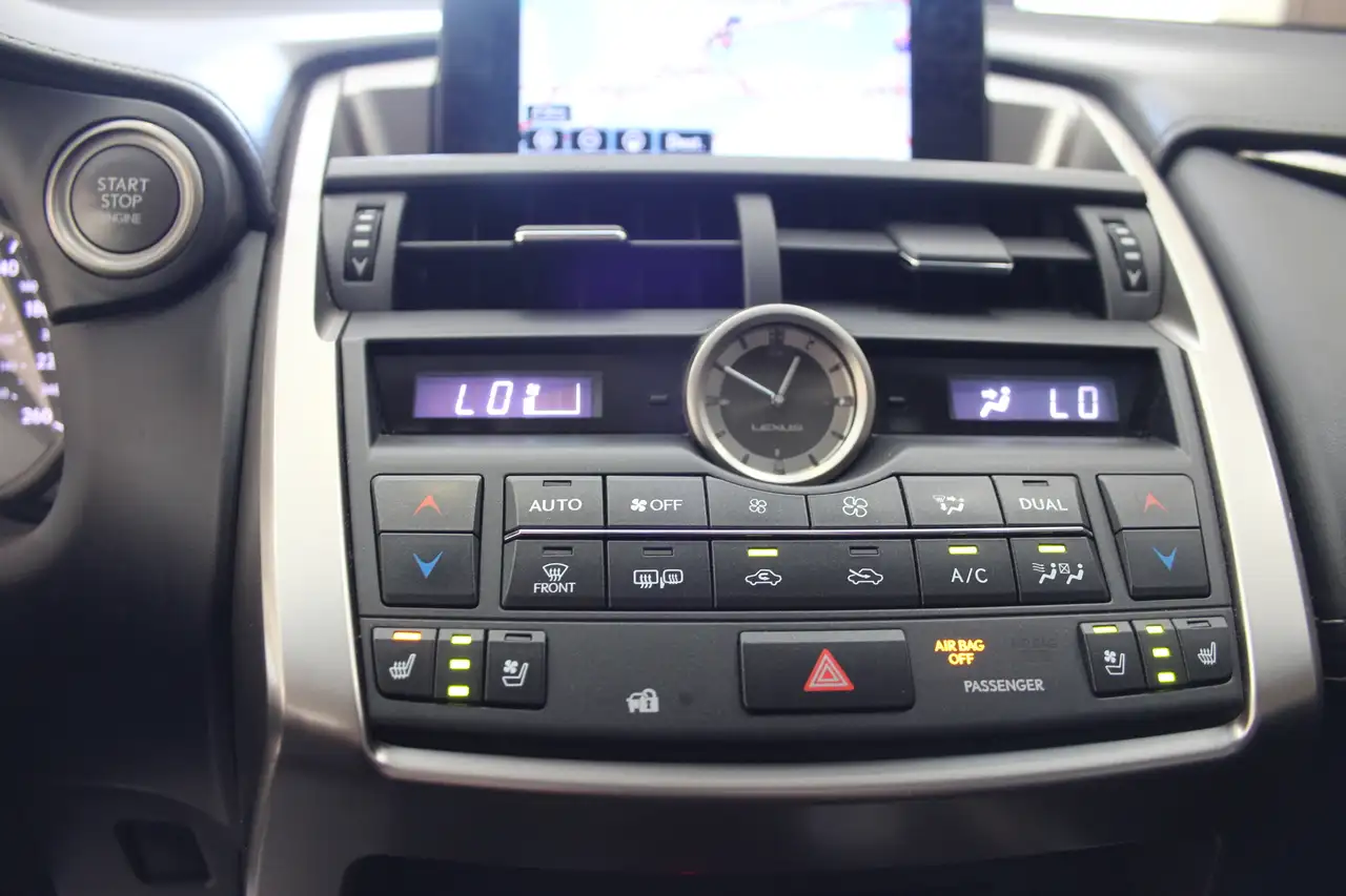 Lexus NX снимка Lexus NX