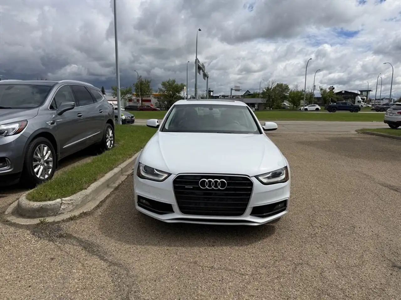 Audi A4 снимка Audi A4