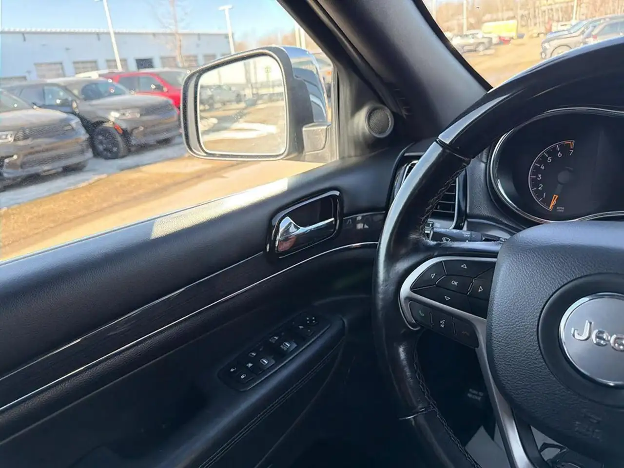 Jeep Grand Cherokee снимка Jeep Grand Cherokee