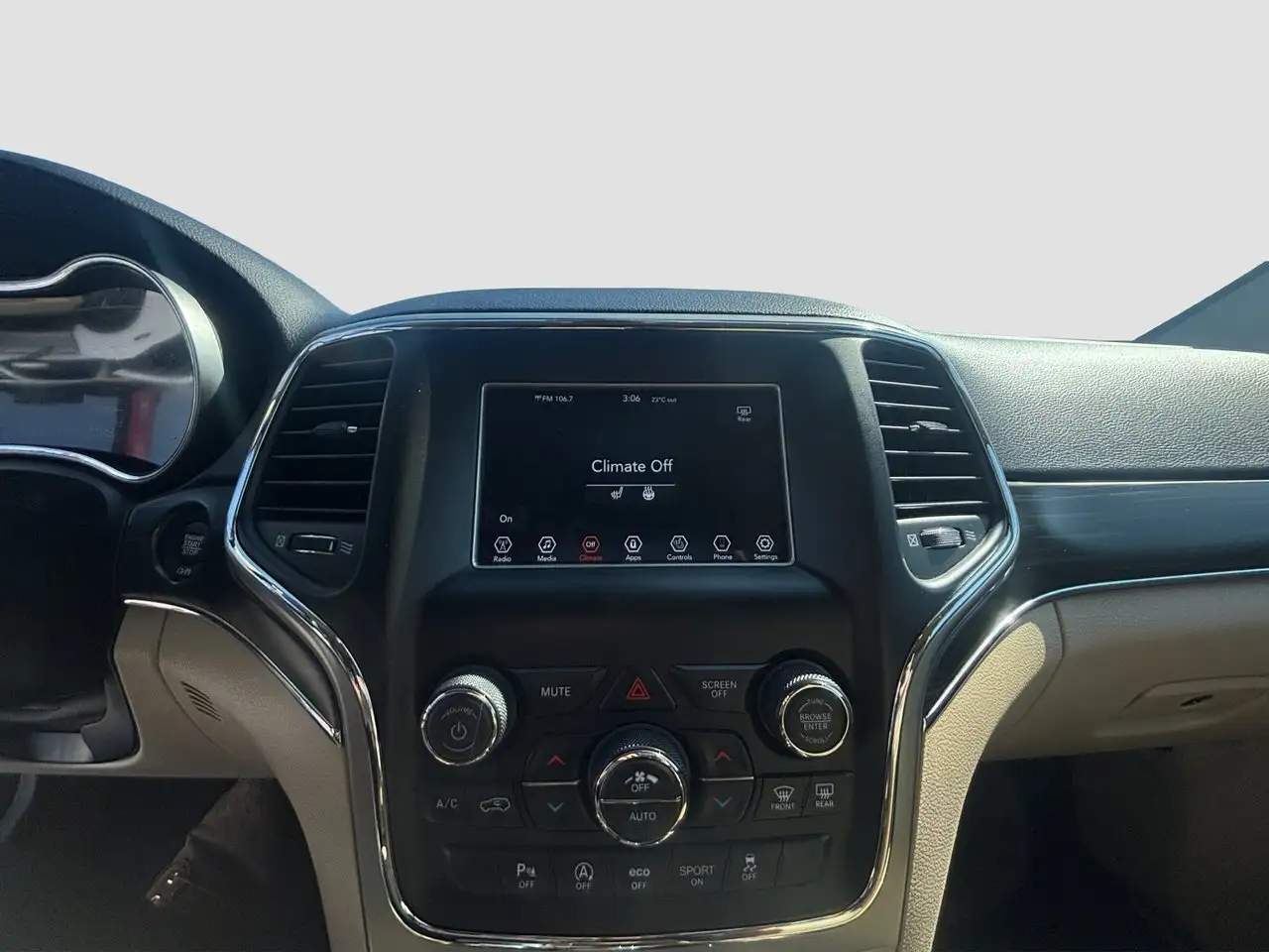 Jeep Grand Cherokee снимка Jeep Grand Cherokee