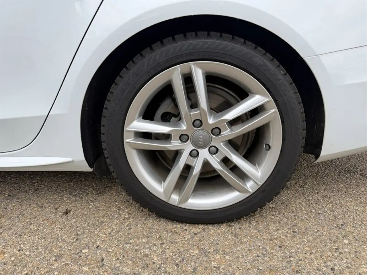 Audi A4 снимка Audi A4