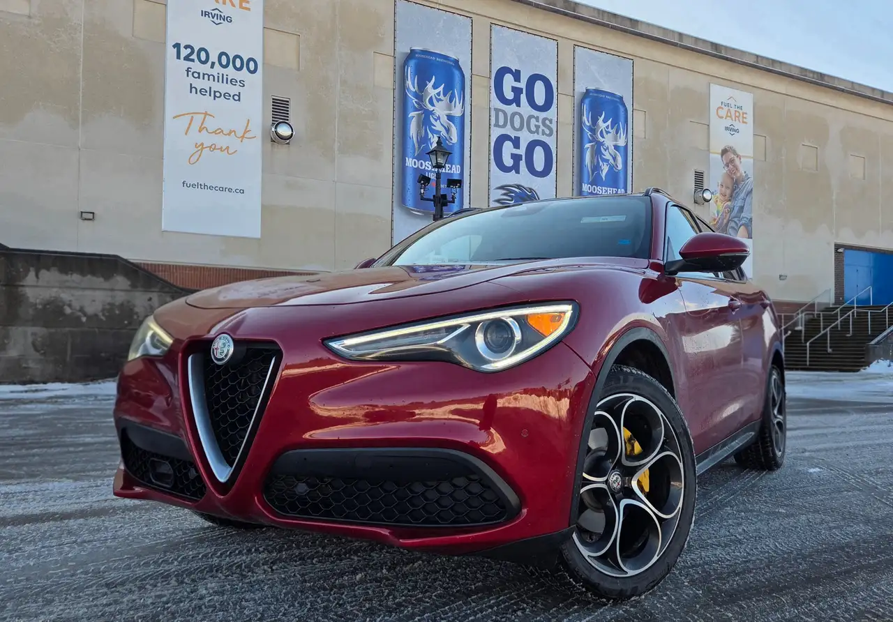 Alfa Romeo Stelvio photo Alfa Romeo Stelvio