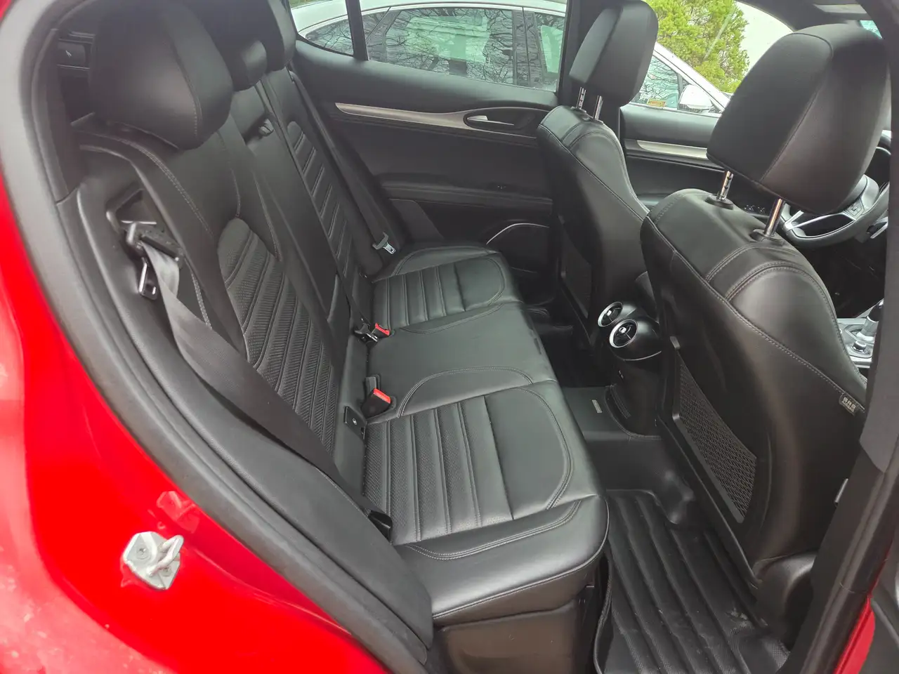 Alfa Romeo Stelvio photo Alfa Romeo Stelvio
